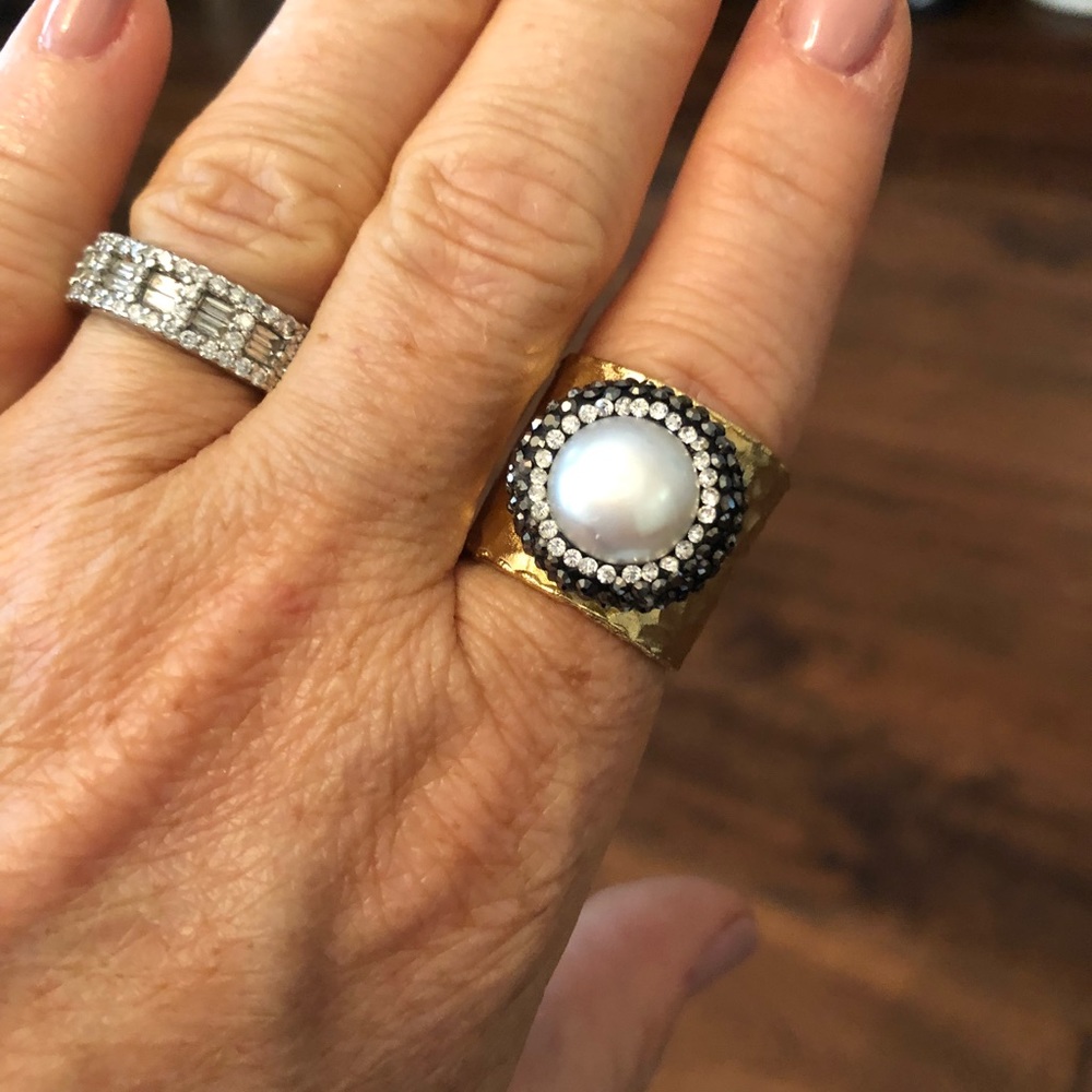 Ring - Picture 1 of 7